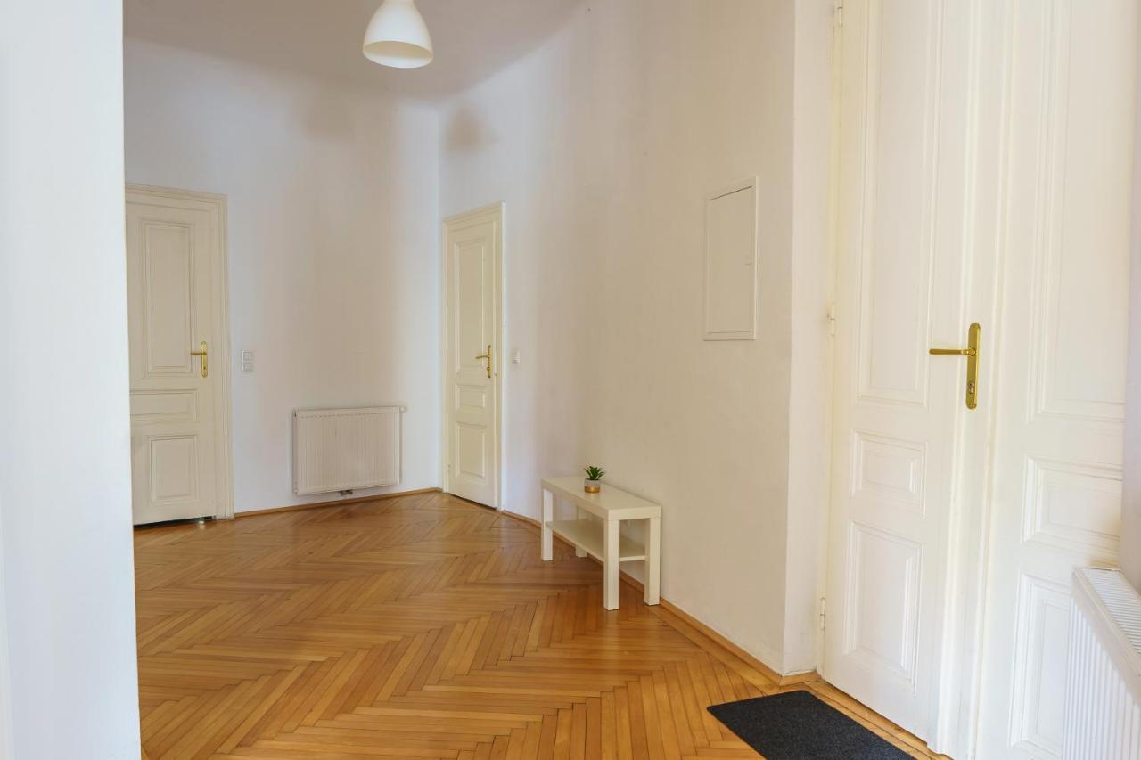 Central Living Apartments - Schoenbrunn Wien Eksteriør bilde