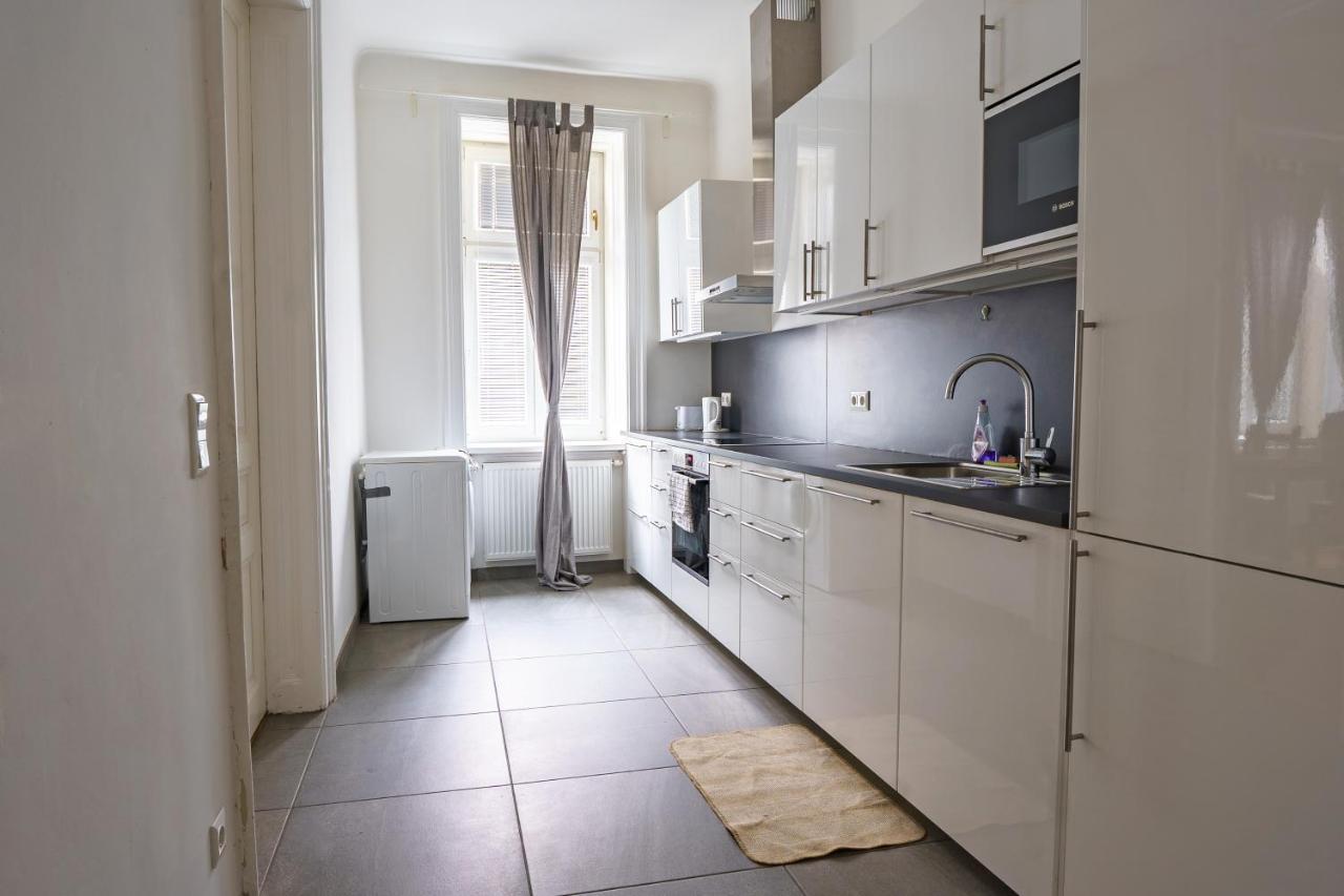 Central Living Apartments - Schoenbrunn Wien Eksteriør bilde